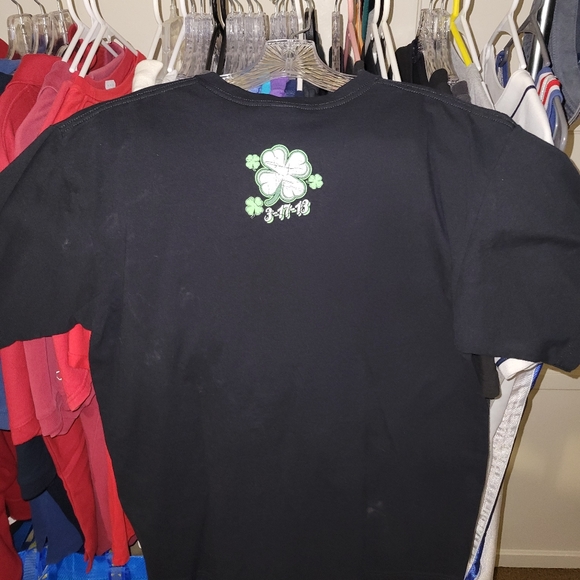 "Get Lucky at the Pub" black T shirt - Picture 2 of 3